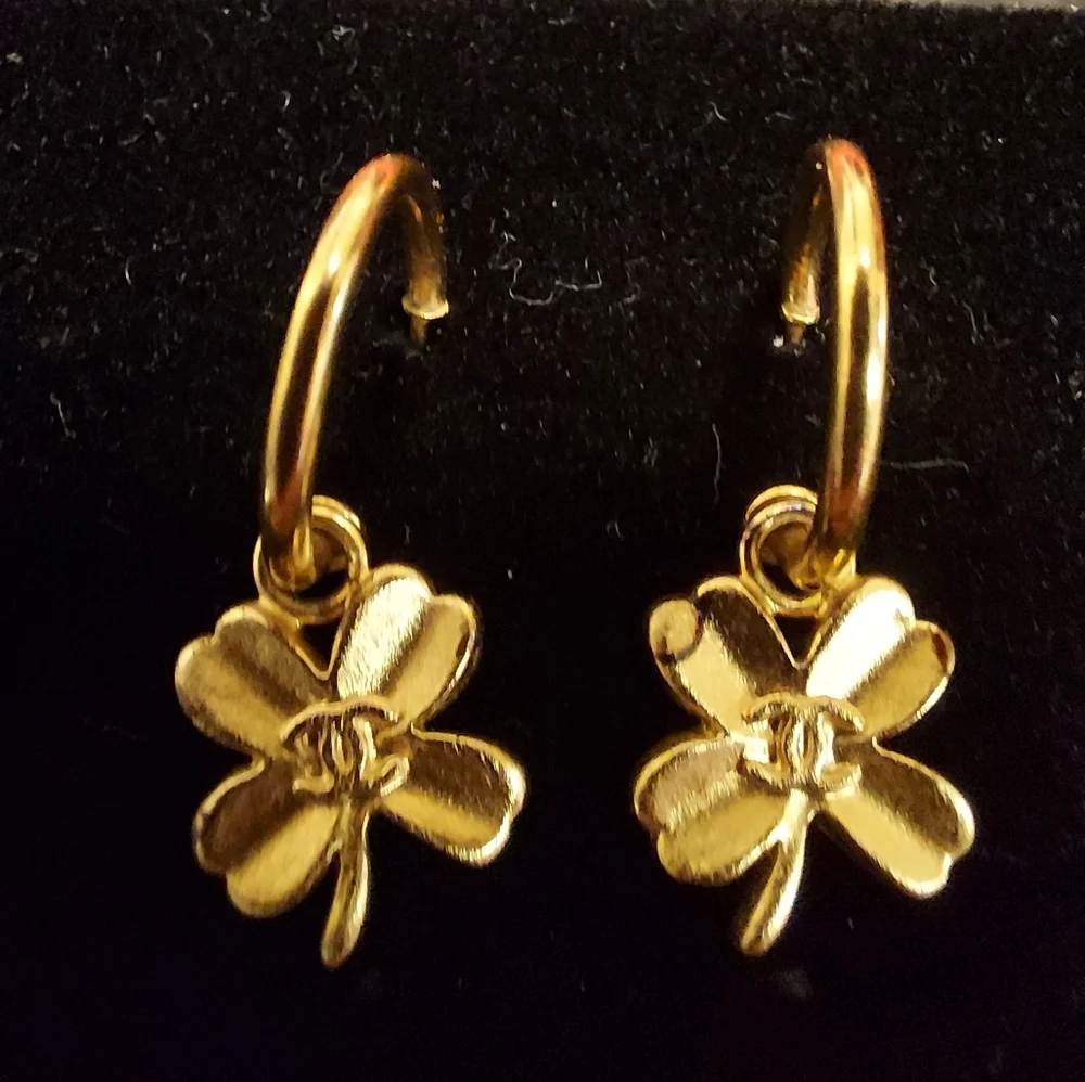 Chanel Gold Lucky 4 Leaf Clover Charm Hoop Pierced Earrings. Authentic VGC